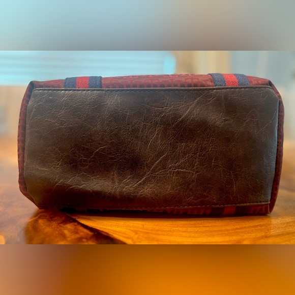 TOMMY HILFIGER EST1985 AMERICAN CLASSIC TOTE. Red, Navy Blue & Brown Leather EUC - Picture 10 of 17